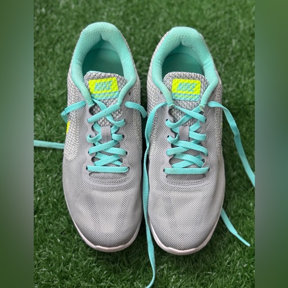 Nike Womens Revolution 3 819303-005 Gray Running Shoes Sneakers Size 6 - Picture 1 of 7